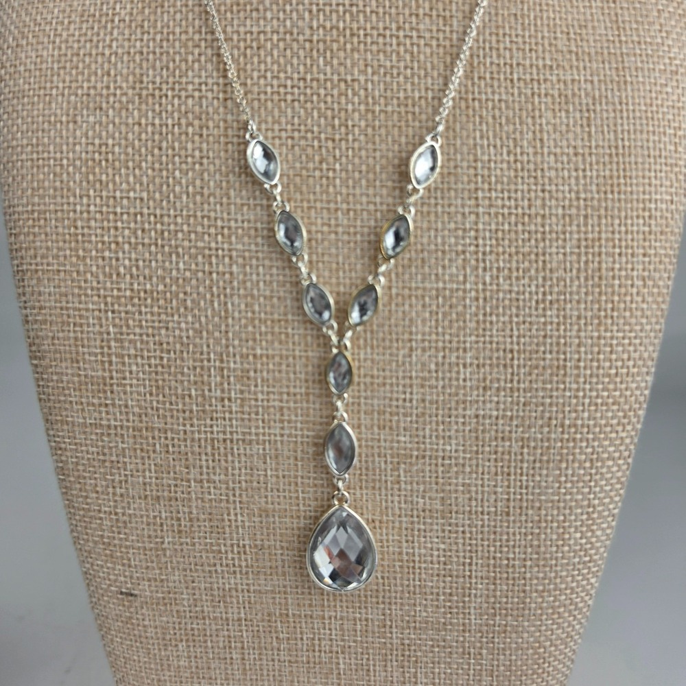 Mod Faceted Necklace and Pierced Earring Gift Set‎ Avon - Picture 2 of 16